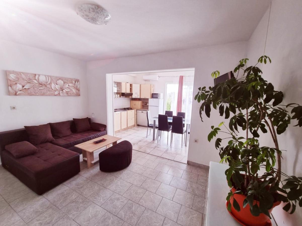 קרק Apartments Nada מראה חיצוני תמונה
